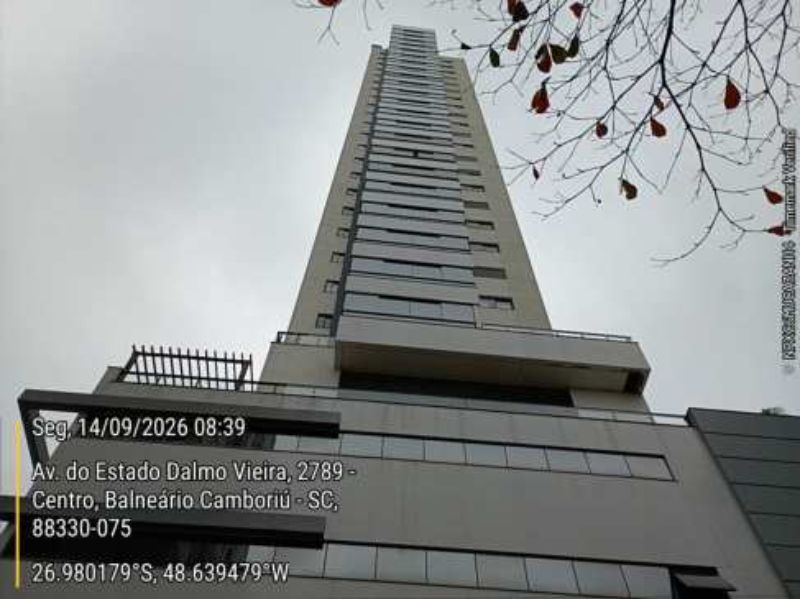 Imagem do imóvel Apartamento com Garagens em Bal. Camboriú (SC)