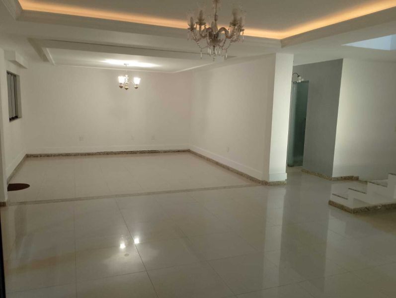 CASA E POUSADA OUTEIRO DA GLÓRIA, PORTO SEGURO/BA, localizado em Porto Seguro - BA
