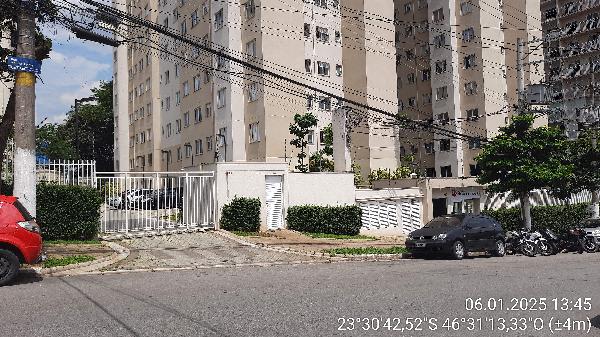 Apartamento, 40,98 m2 de área privativa, 2 qts, wc.