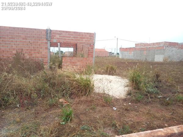 Terreno, 200m2 de área do terreno. iptu: 103625300.
