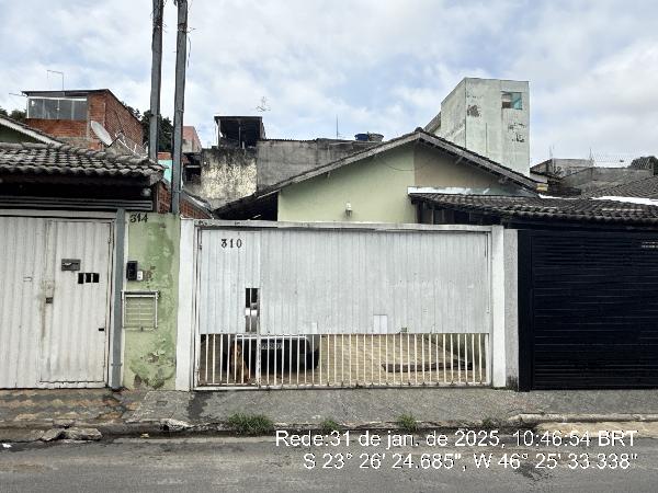 Casa, 63 m2 de área total, 63 m2 de área privativa.