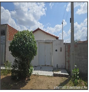 Casa, 70 m2 de área privativa, 220m2 de área do te.