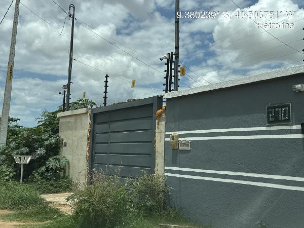 Casa, 111 m2 de área privativa, 152,35m2 de área d.