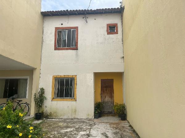 Casa, 82 m2 de área total, 82 m2 de área privativa.