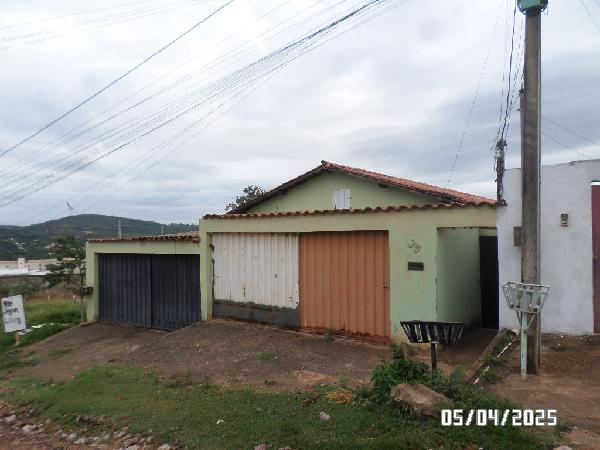 Casa, 95,33 m2 de área total, 48,78 m2 de área pri.