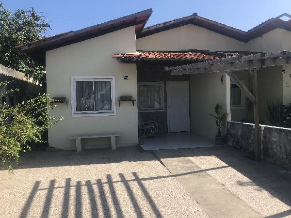 Casa, 49,11 m2 de área privativa, 126m2 de área do.