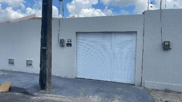 Casa, 83 m2 de área total, 83 m2 de área privativa.