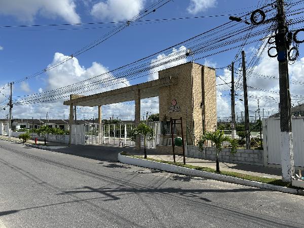 Casa, 79,04 m2 de área total, 58,48 m2 de área pri.