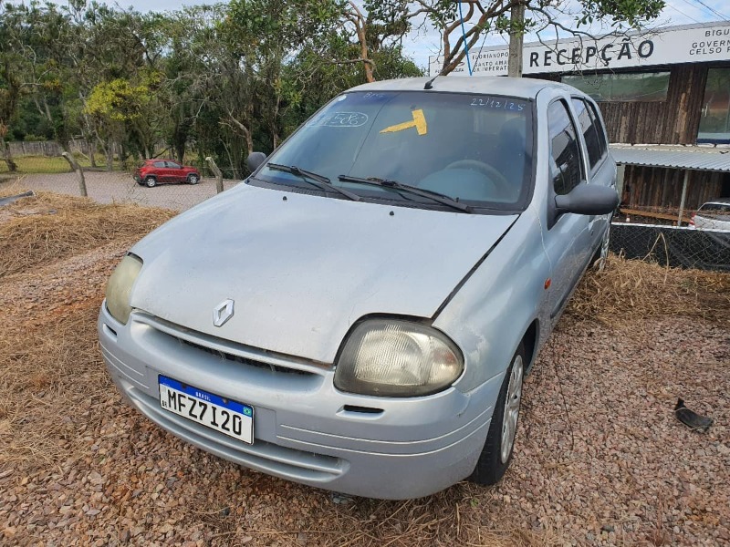 AUTOMÓVEL RENAULT/CLIO RL 1.0 Ano: 2002/2003