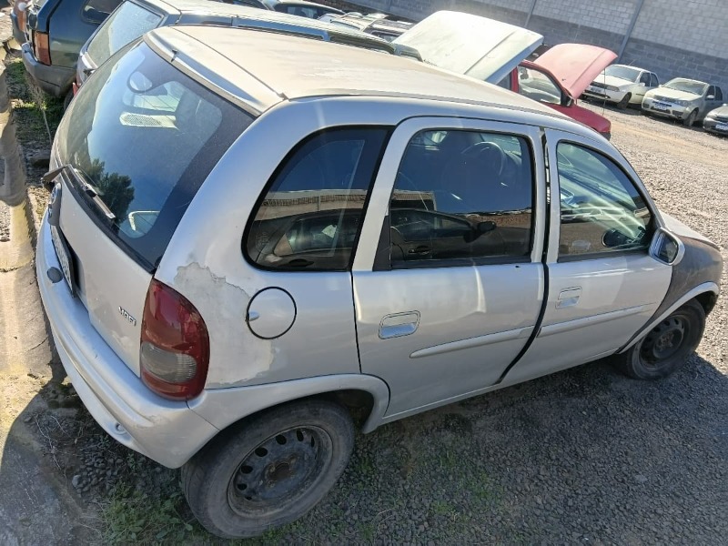 AUTOMÓVEL GM/CORSA MILENIUM Ano: 2002/2002