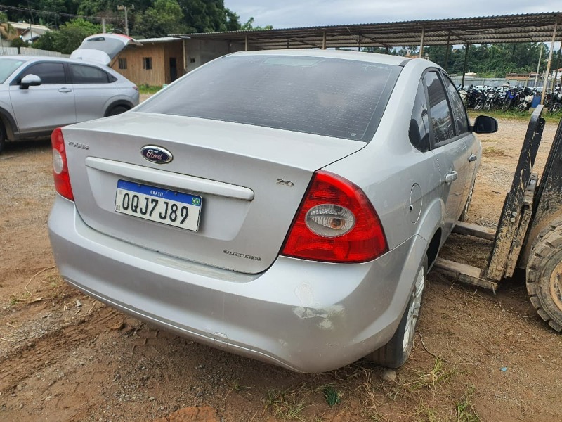 AUTOMÓVEL I/FORD FOCUS 2L FC FLEX Ano: 2013/2013