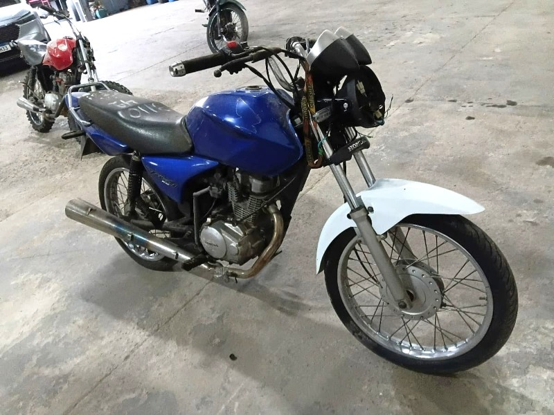 MOTOCICLETA HONDA/CG 150 TITAN KS Ano: 2004/2005
