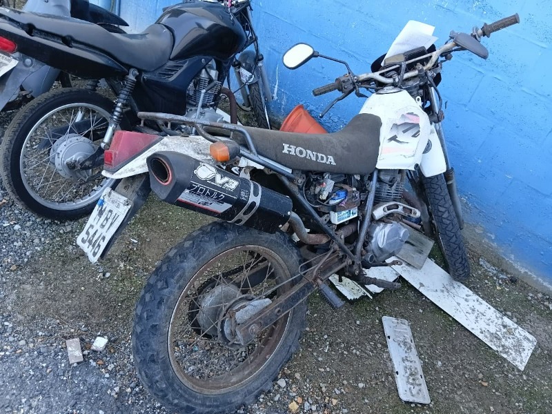 MOTOCICLETA HONDA/XLR 125 ES Ano: 2002/2002