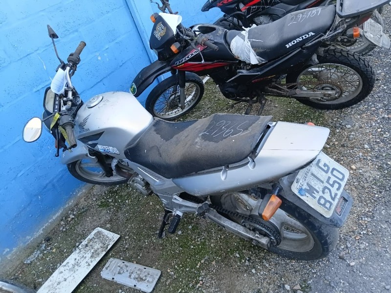 MOTOCICLETA HONDA/CBX 250 TWISTER Ano: 2004/2005