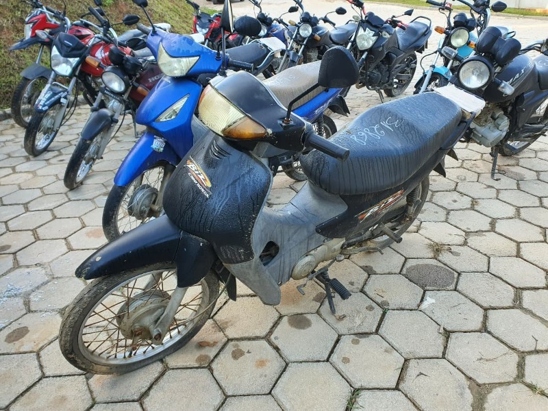 MOTONETA HONDA/C100 BIZ Ano: 2000/2000