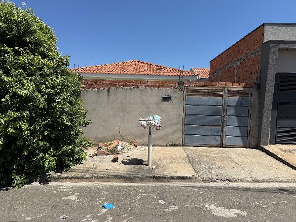 CASA, 57,55 M2 DE ÁREA
TOTAL, 57,55 M2 DE
ÁREA PRI, localizado em Santa Rosa De Viterbo - SP