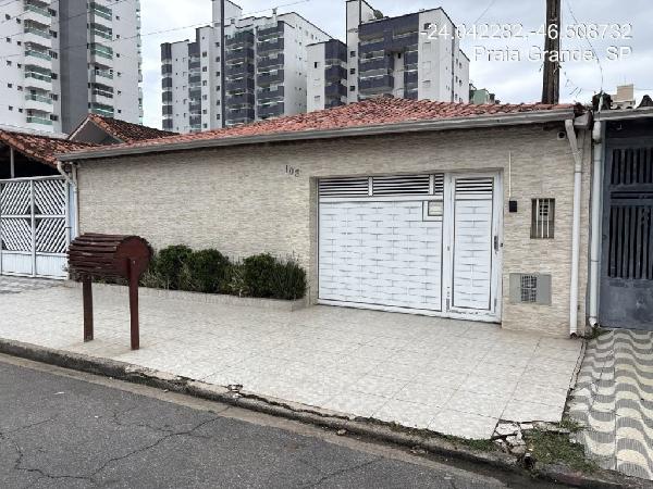 CASA, 161,2 M2 DE
ÁREA TOTAL, 161,2
M2 DE ÁREA
PRI, localizado em Praia Grande - SP
