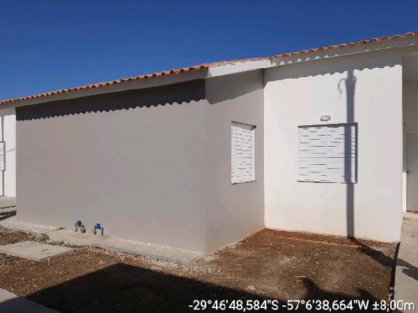 CASA, 84,17 M2 DE ÁREA TOTAL,
45,91 M2 DE ÁREA PRI, localizado em Uruguaiana - RS