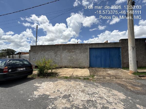 CASA, 116 M2 DE ÁREA
TOTAL, 62,84 M2 DE
ÁREA PRIVA, localizado em Patos De Minas - MG