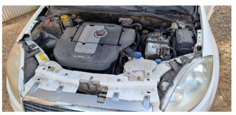 Veículo Fiat Linea Fiat Linea Essence 1.8 2011/2012 Conservado 2012 em leilão
