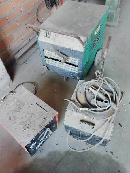 03 MÁQUINAS DE SOLDA, SENDO 1 TRIFÁSICA E 2 MONOFÁ