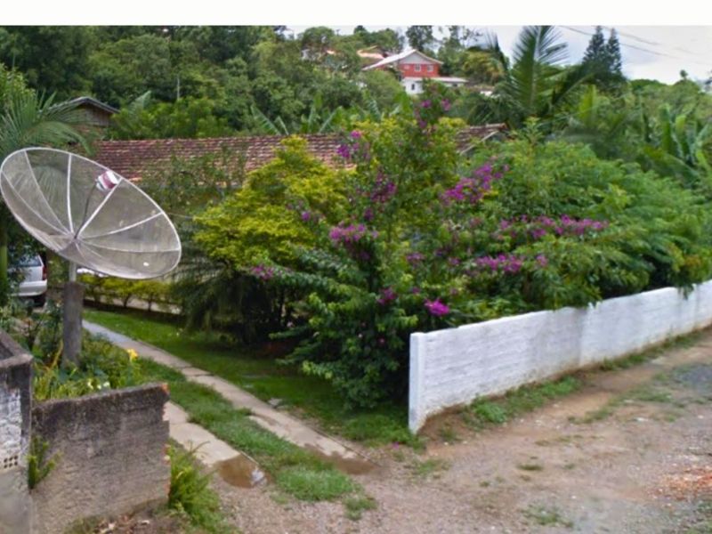 Terreno em rio do sul com casa de 80 m2.