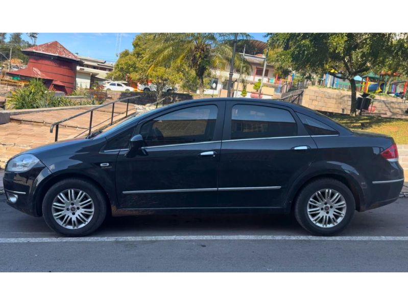 FIAT/LINEA ESSENCE DUAL 2012/2012