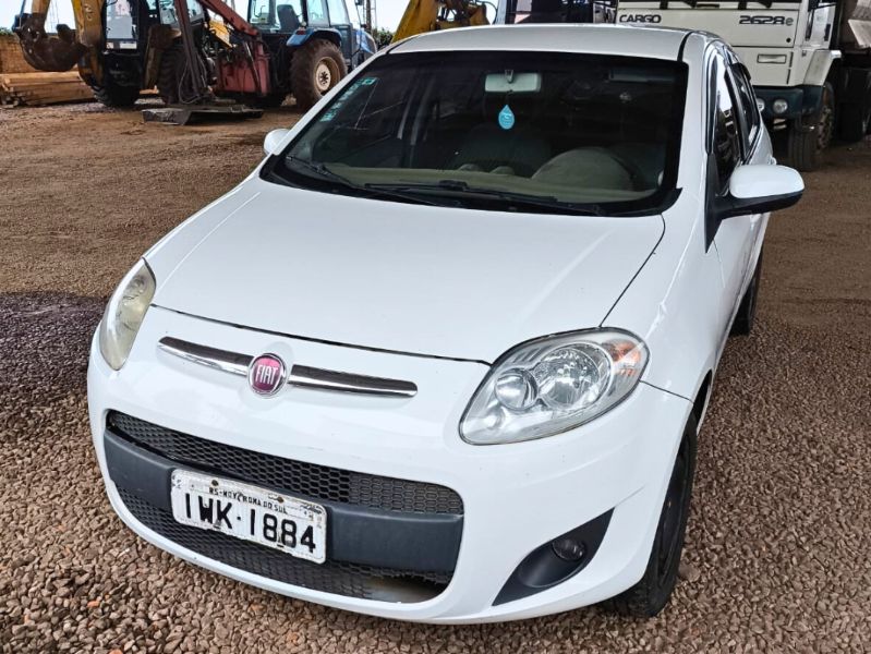 Automóvel I/FIAT PALIO ESSENCE 1.6 2015/2015