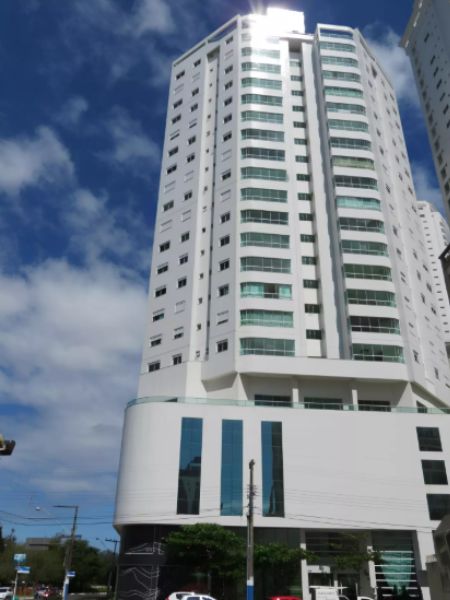 Apto. 1001 Ed Summer Breeze - Baln. Camboriú, localizado em Balneário Camboriú - SC, bairro Centro