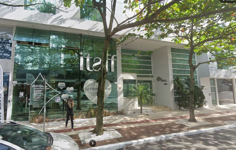 Apto. 1001 Ed Summer Breeze - Baln. Camboriú, localizado em Balneário Camboriú - SC, bairro Centro