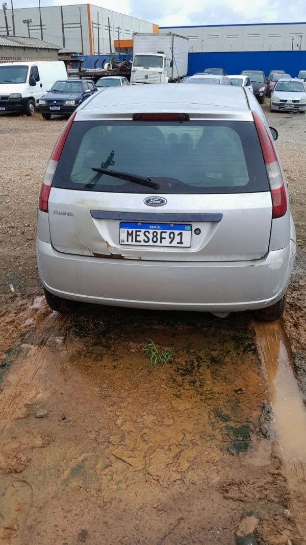 AUTOMÓVEL FORD/FIESTA Ano: 2005/2005