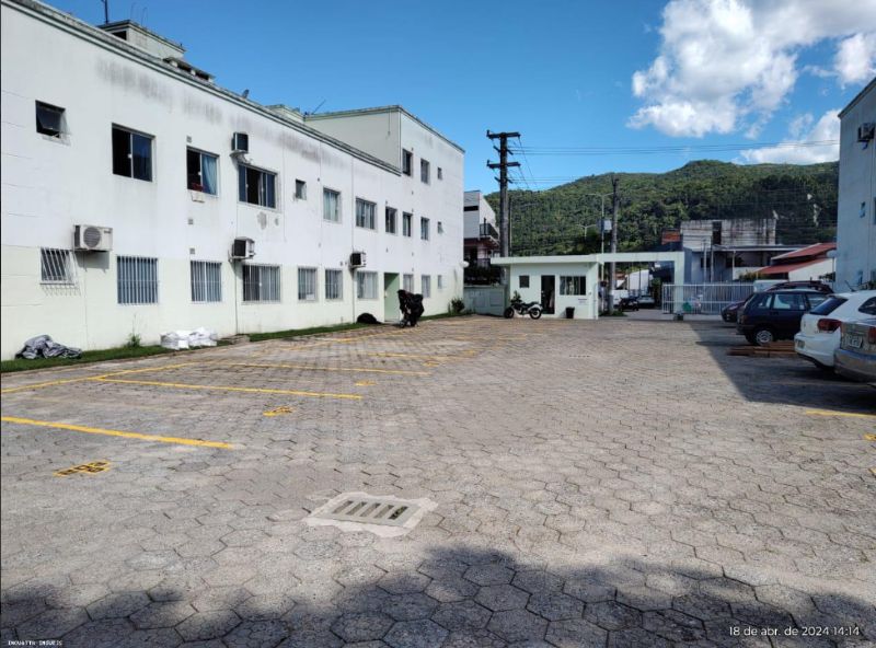 Apartamento com 2 quartos no Nova Esperança (foto 2 de 5)