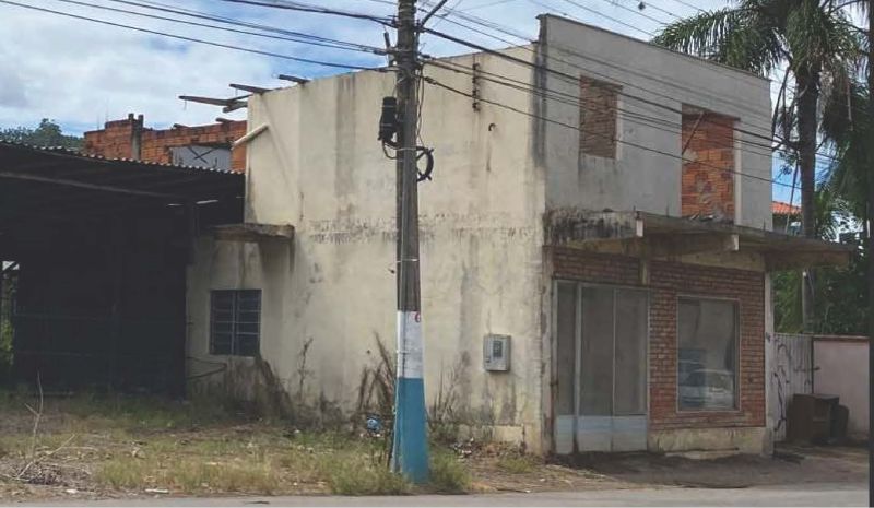 TERRENO URBANO, CONTENDO A ÁREA DE 643,00 M²