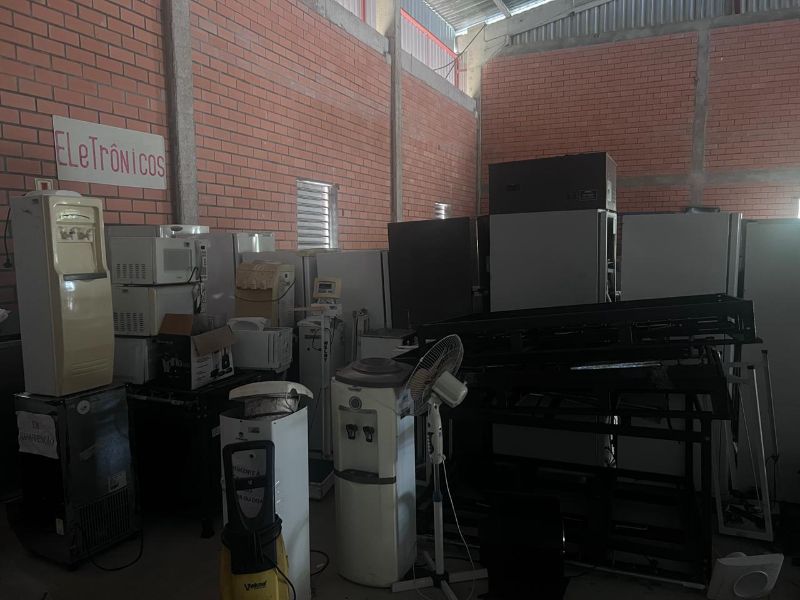 LOTE DE ELETRÔNICOS E ELETRODOMÉSTICOS