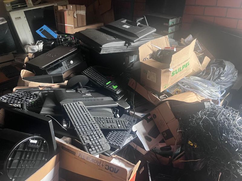 LOTE DE INFORMÁTICA CONTENDO, TECLADOS, MOUSES