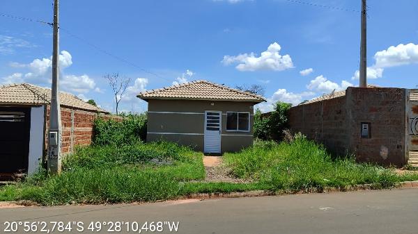 Casa, 42,74 m2 de área privativa, 200m2 de área do.