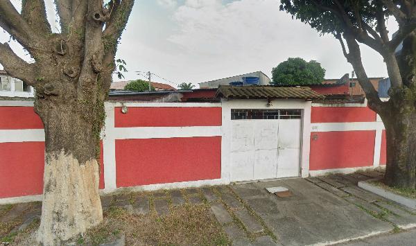 Casa, 96,9 m2 de área privativa, 181,93m2 de área.