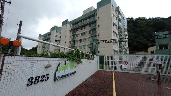 Apartamento, 79 m2 de área privativa, 2 qts, 2 wc.