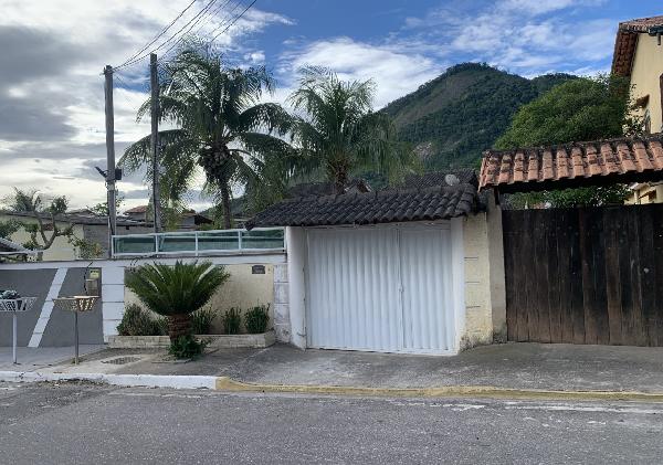 Casa, 69,9 m2 de área privativa, 225m2 de área do.