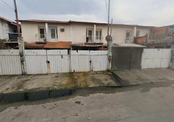Casa, 62,1 m2 de área privativa, 82,23m2 de área.