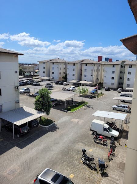 APTO NO RESD IRMÃ MARIA DA GRAÇA APTO 23 BL 04, localizado em Joinville - SC, bairro Jardim Iririú