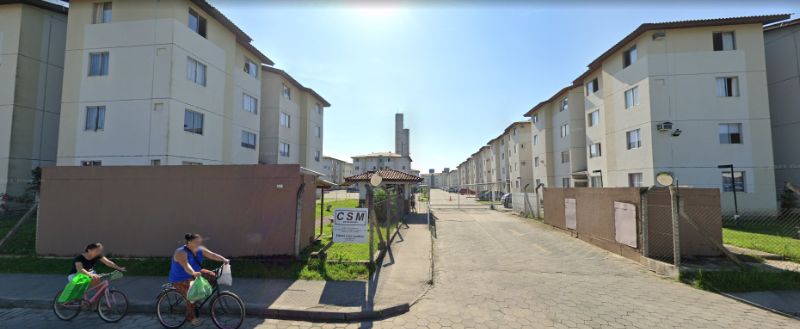 APTO NO RESD IRMÃ MARIA DA GRAÇA APTO 23 BL 04, localizado em Joinville - SC, bairro Jardim Iririú