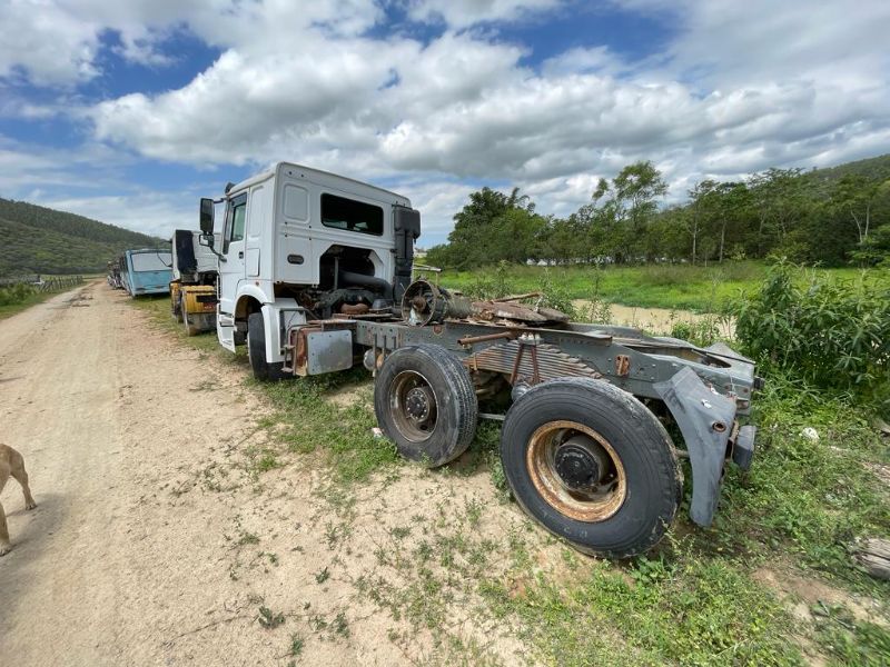 Veículo SINOTRUK Howo Sinotruk Howo 6x4 380 2025 Péssimo Estado 2025 em leilão
