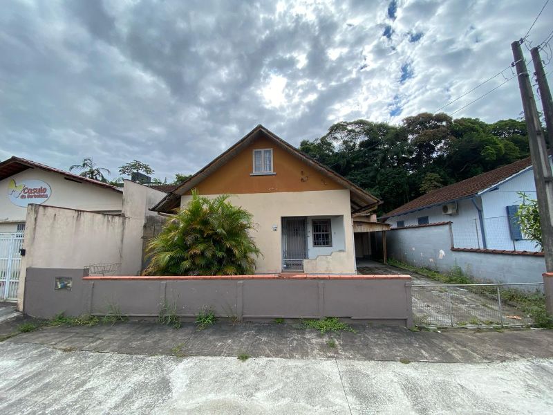 Casa em Joinville, localizado em Joinville - SC
