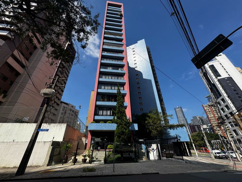 Apartamento com vaga de garagens - água verde.