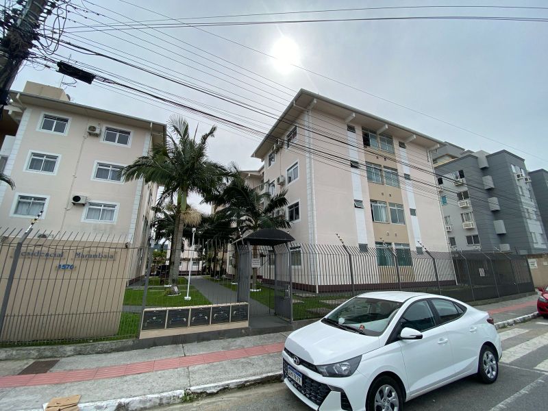 Apartamento com garagem - barreiros.