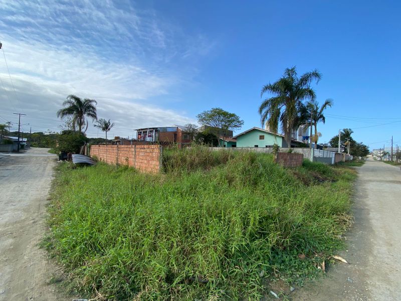 Terreno 300m² de Esquina - Jardim Caravela, localizado em Barra Velha - SC