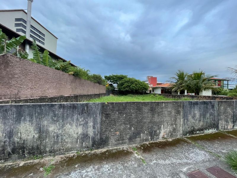 Terreno à 150m do Mar - Praia dos Açores, localizado em Florianópolis - SC