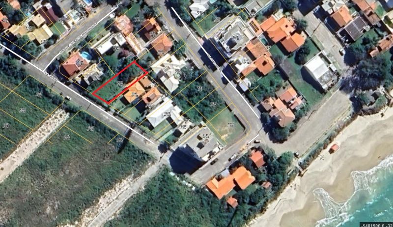 Terreno à 150m do Mar - Praia dos Açores, localizado em Florianópolis - SC
