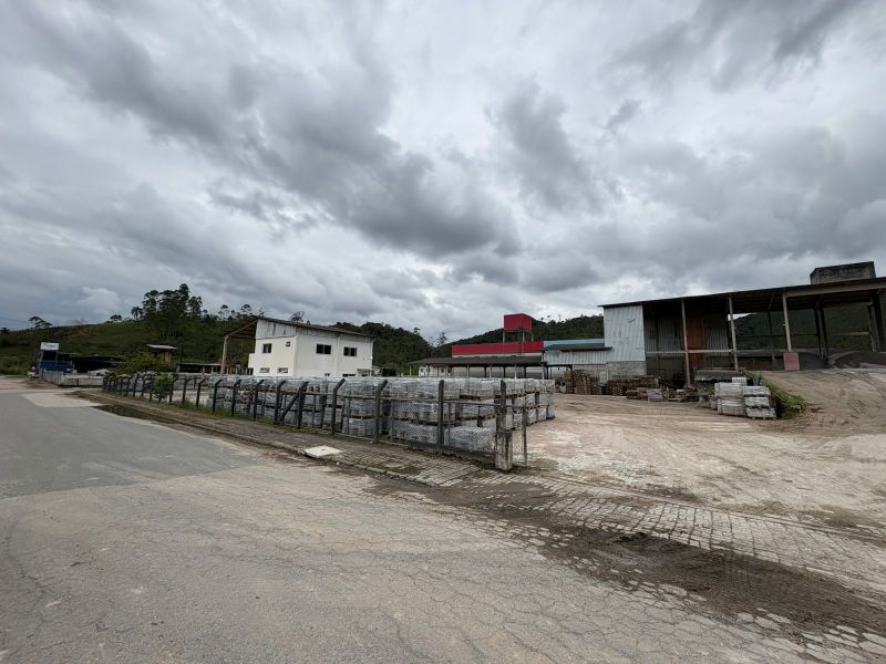 Terreno com Galpão, localizado em Brusque - SC